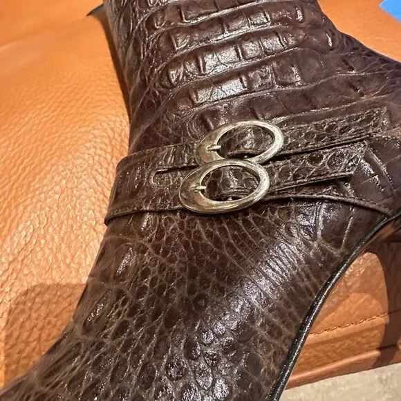 Elegant Brown Heeled Boots - Picture 7 of 14